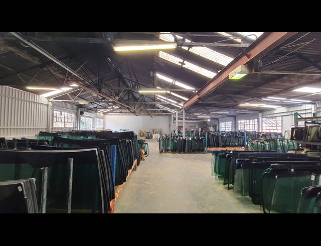 546M² WAREHOUSE TO LET IN EASTLEIGH